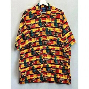 Vintage Town‎ Craft Men's Sz Medium Hawaiian Short Sleeve Front Button Shirt